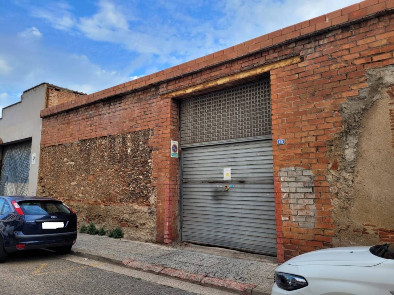 Exterior view of Industrial buildings for sale in Sabadell