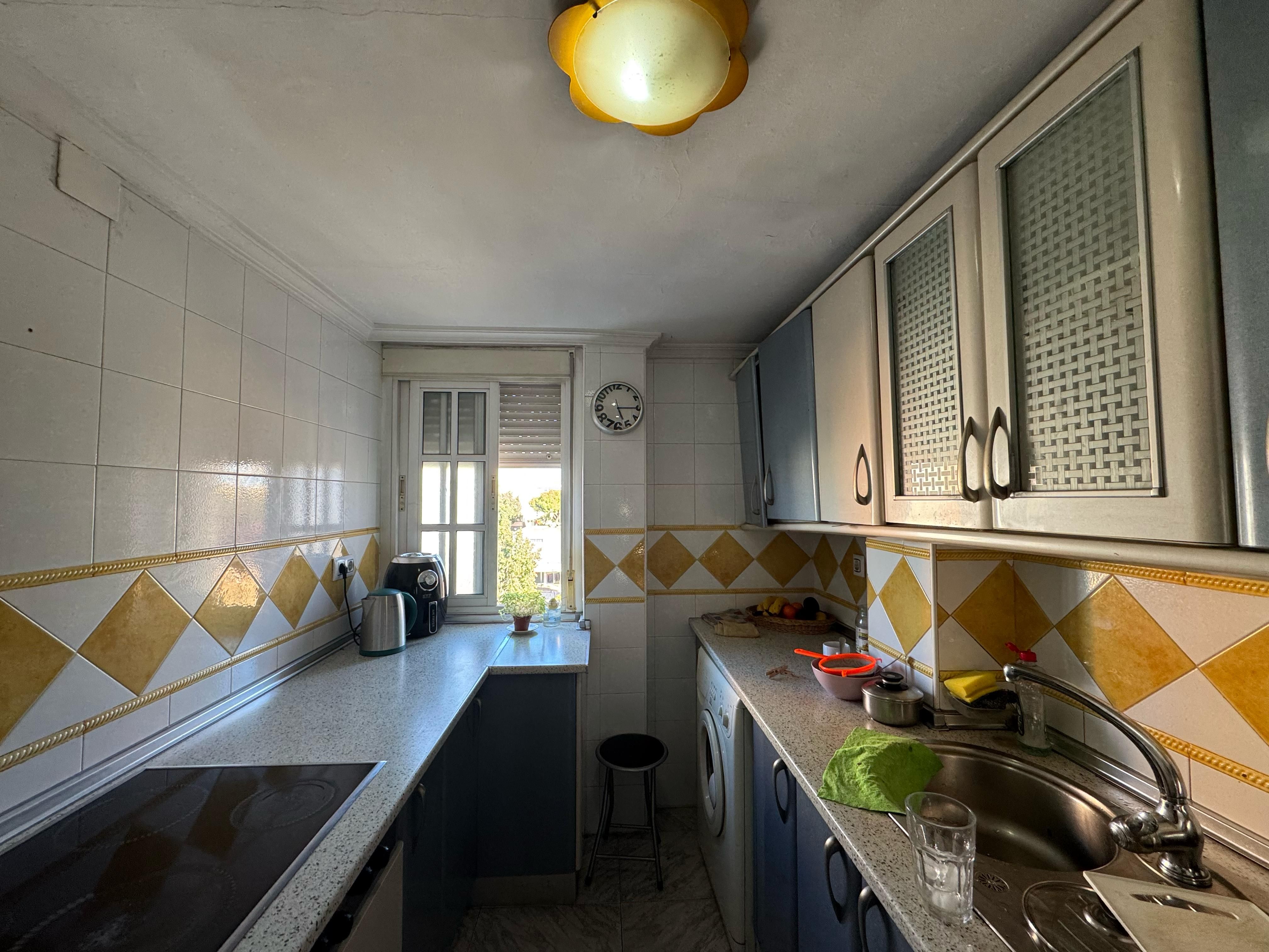 Kitchen of Flat for sale in  Sevilla Capital  with Storage room