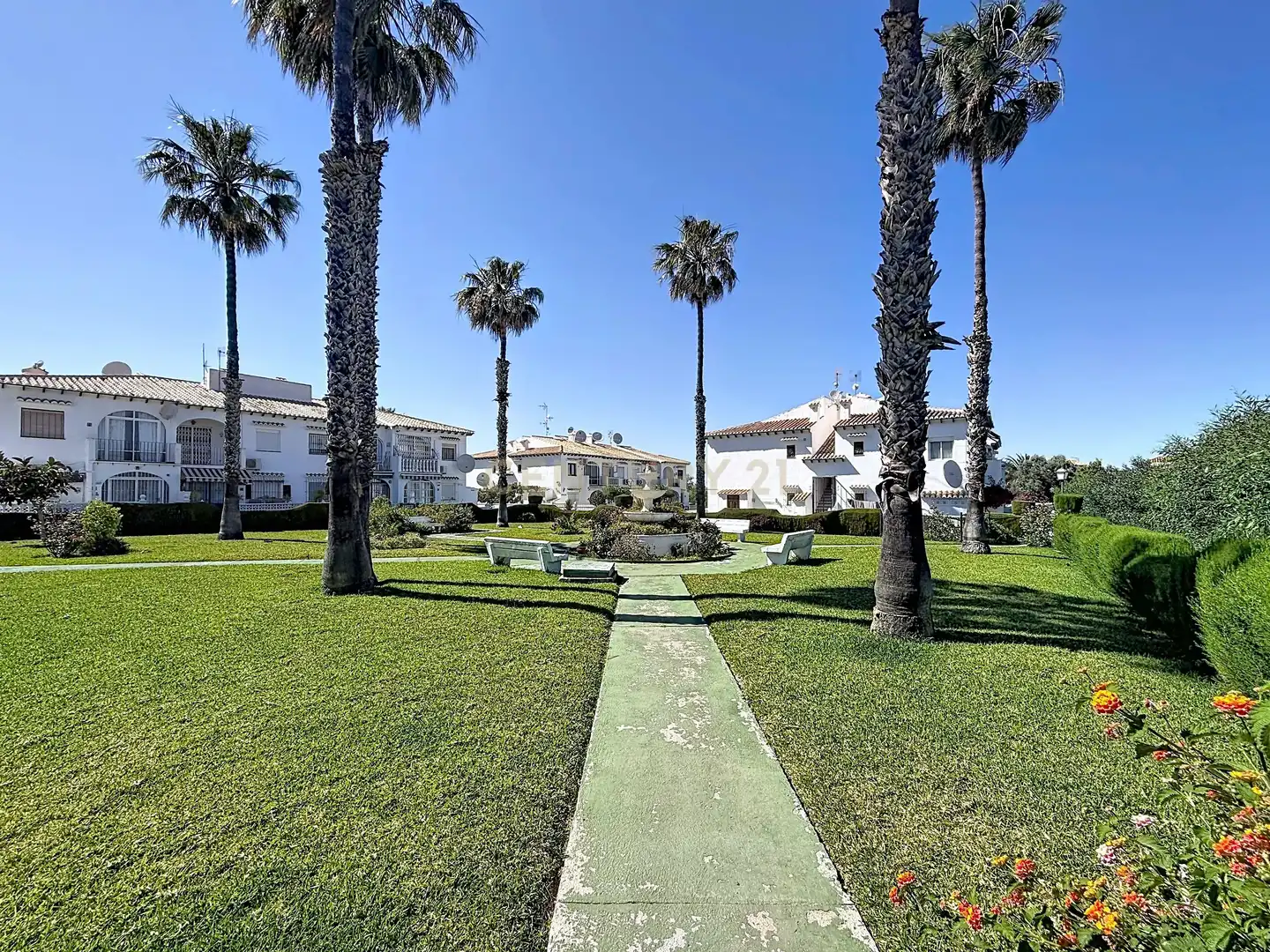 Außenansicht von Erdgeschoss zum Verkauf in Torrevieja mit Klimaanlage und Gemeinschaftspool