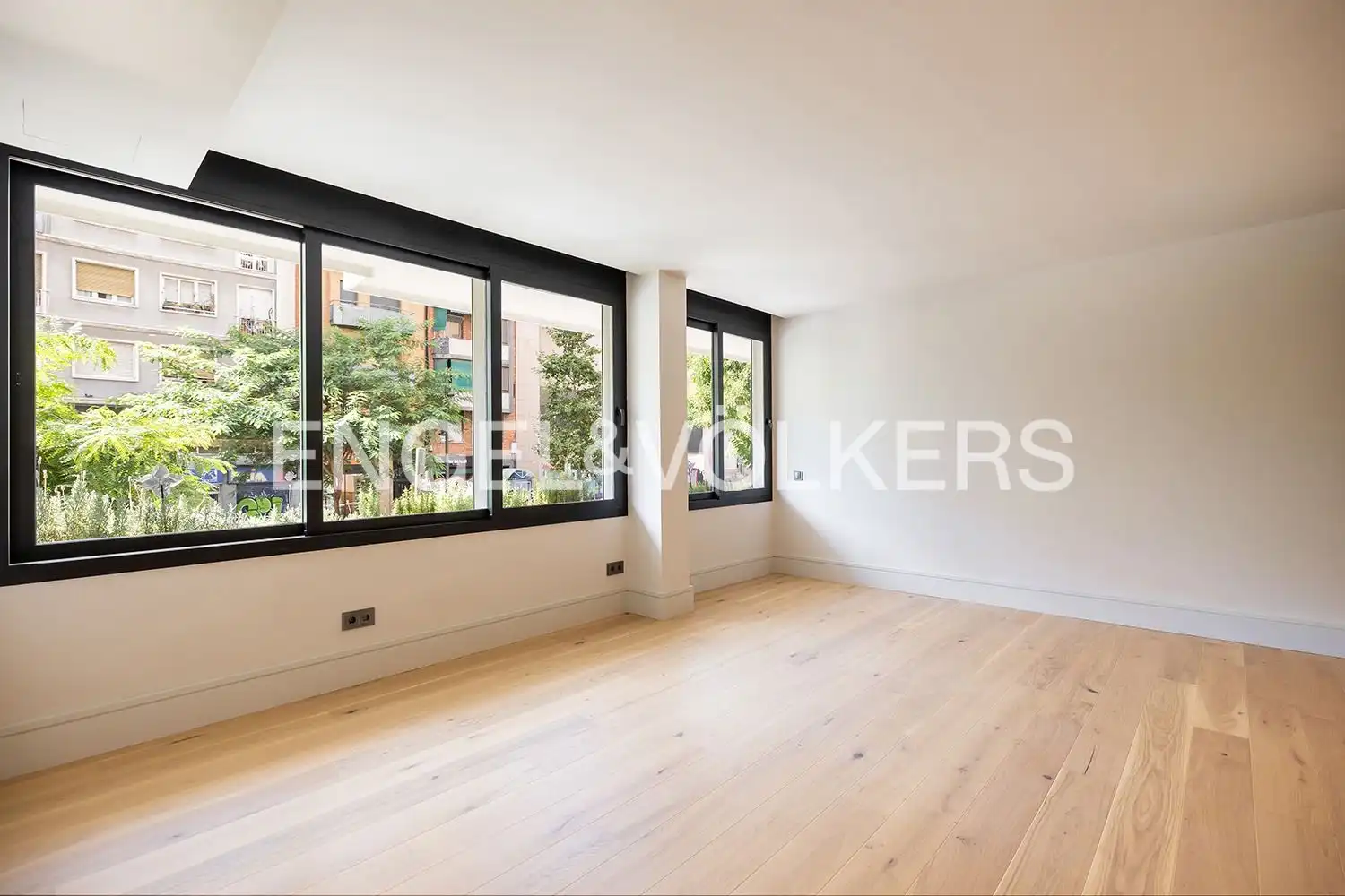 Vista exterior de Piso en venta en Barcelona con Aire acondicionado, Calefacción y Parquet