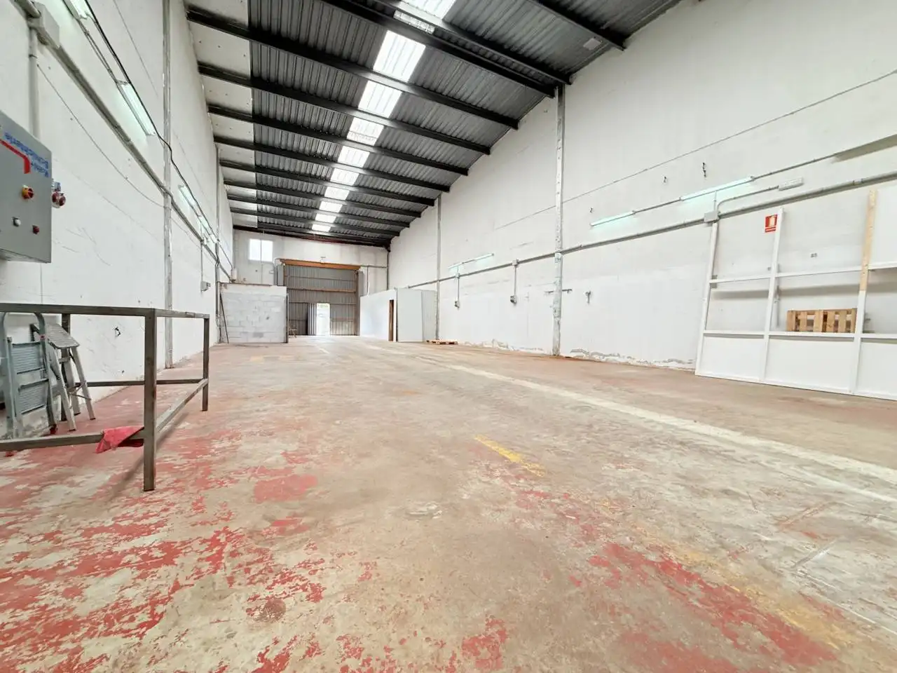 Nave industrial de alquiler en Riells i Viabrea