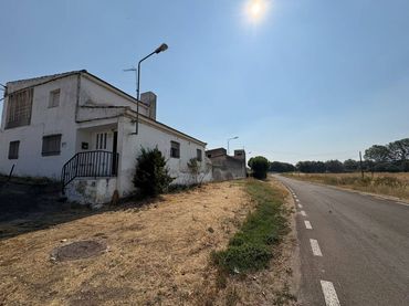 Casa amb jardí en venda a Calle Agrupación de Conejeras