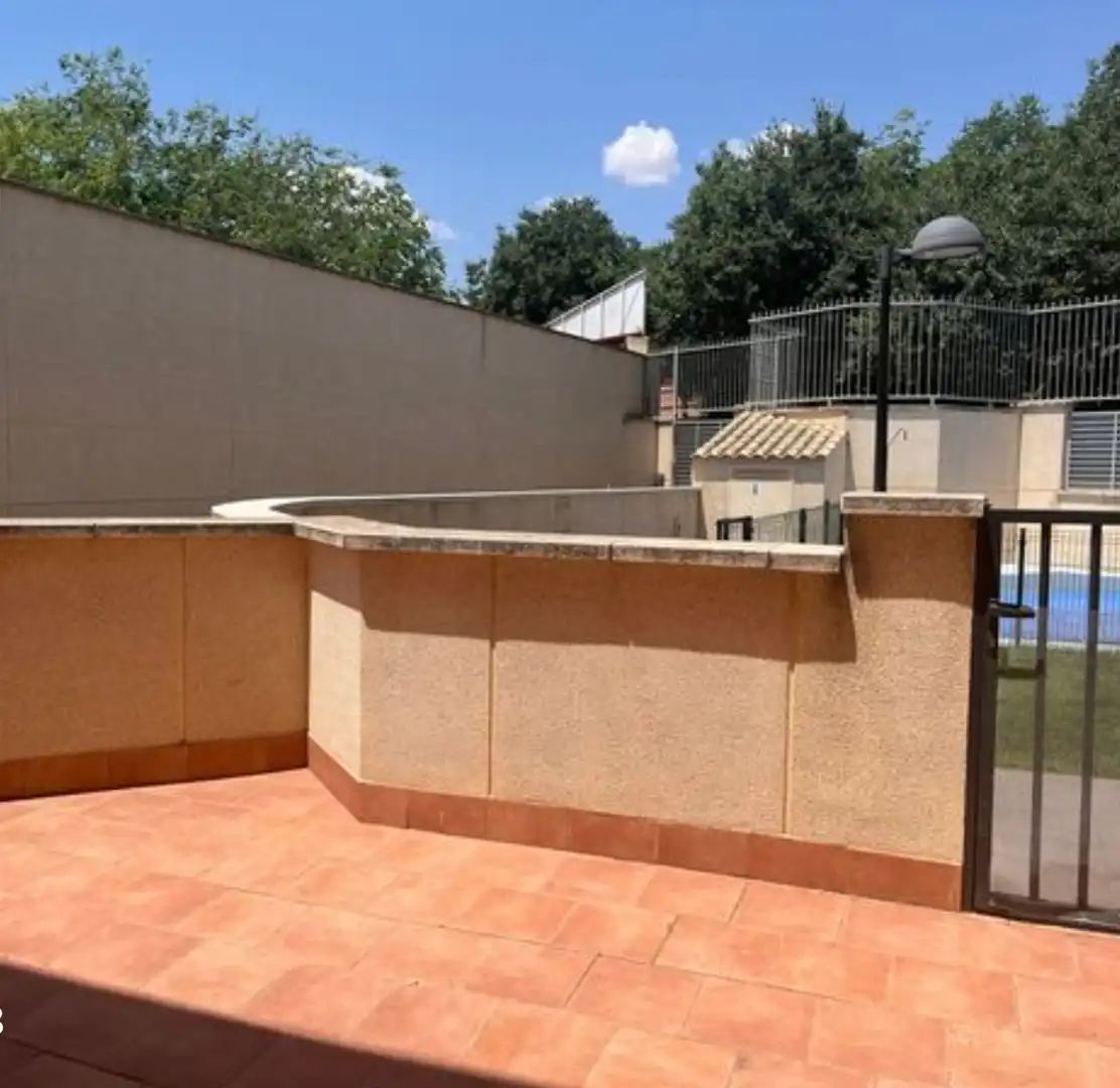 Terrasse von Wohnung zur Miete in Ciudad Real mit Klimaanlage, Terrasse und Möbliert