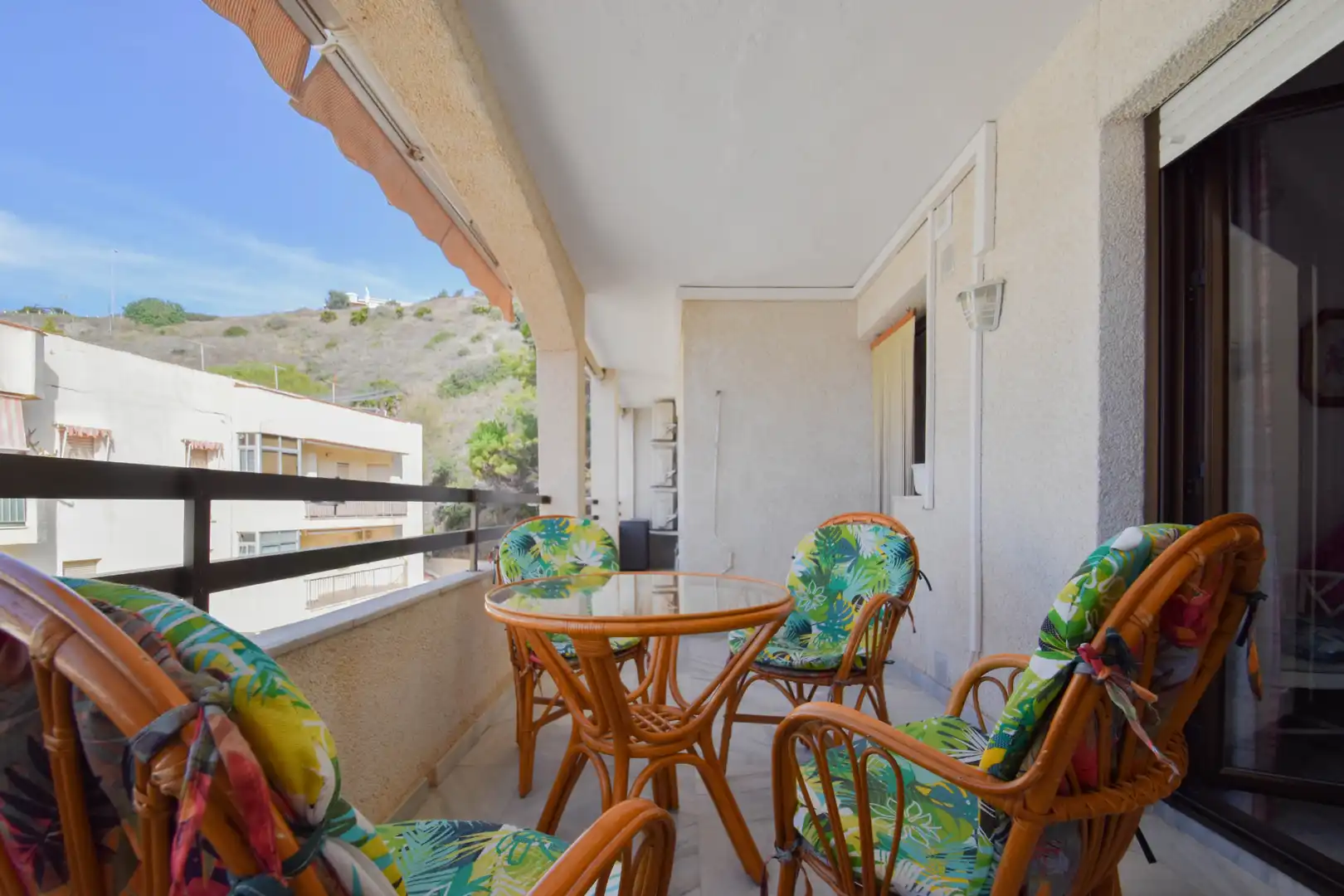 Terrasse von Wohnungen zum Verkauf in Almuñécar mit Klimaanlage, Terrasse und Möbliert