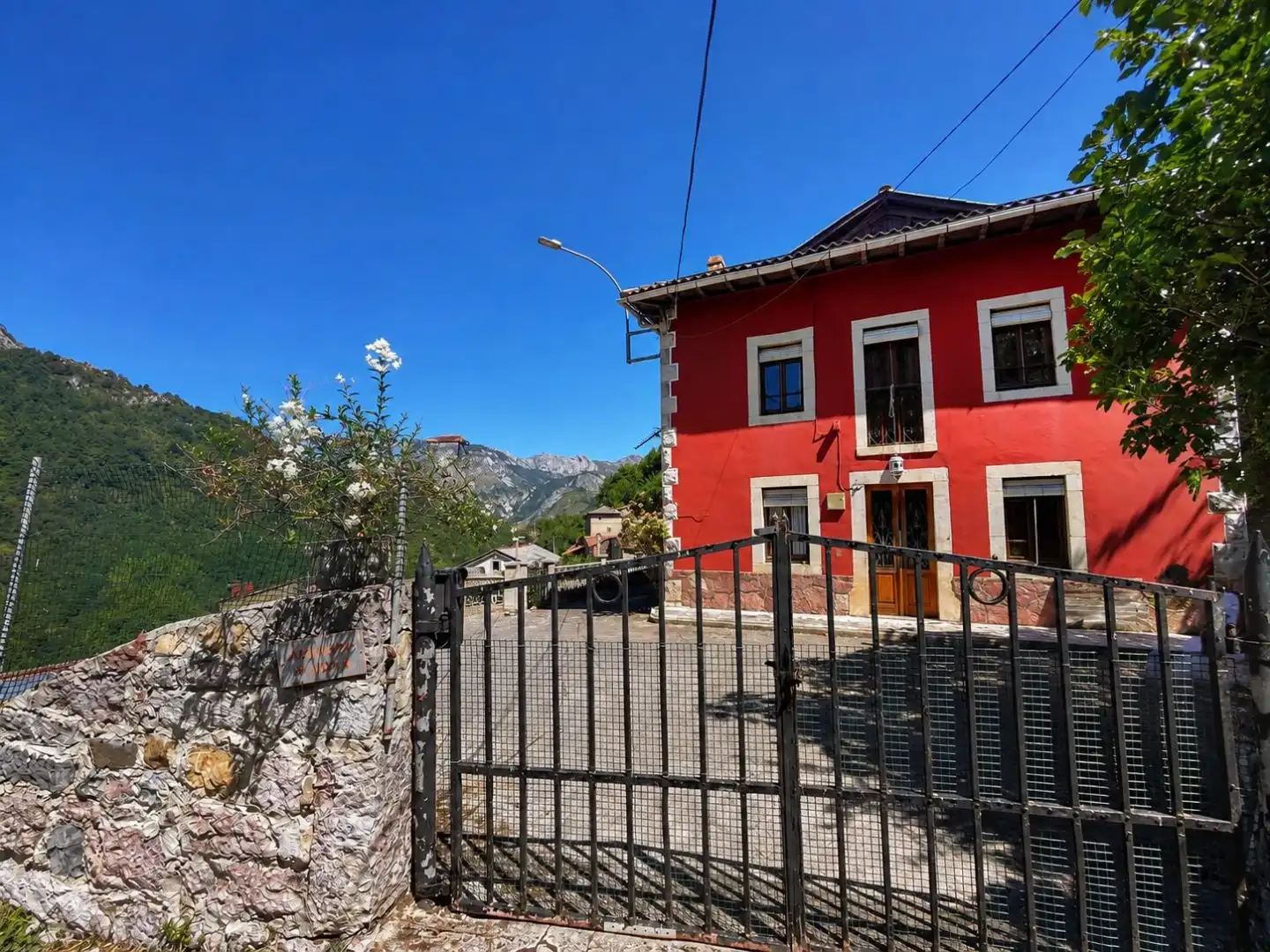 Vista exterior de Casa o xalet en venda en Oseja de Sajambre
