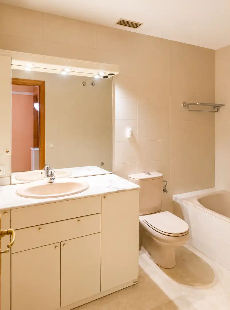 Baño de Piso en venta en  Palma de Mallorca con Aire acondicionado, Calefacción y Terraza