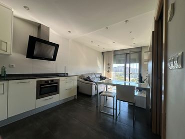 Apartment with balcony to rent in Calle Manuel de Falla 29