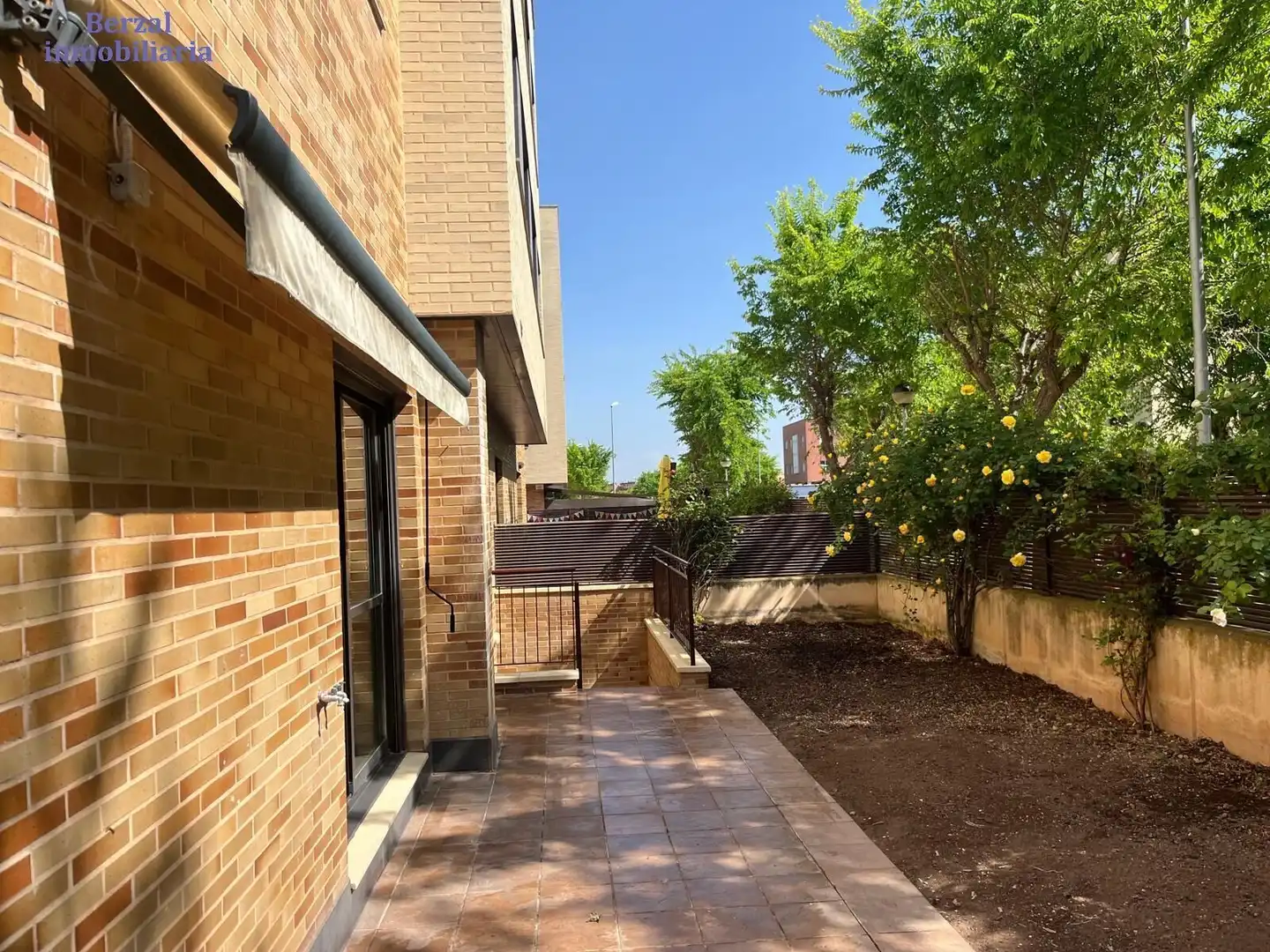 Terrasse von Erdgeschoss zum Verkauf in Lardero mit Heizung, Privatgarten und Gemeinschaftspool
