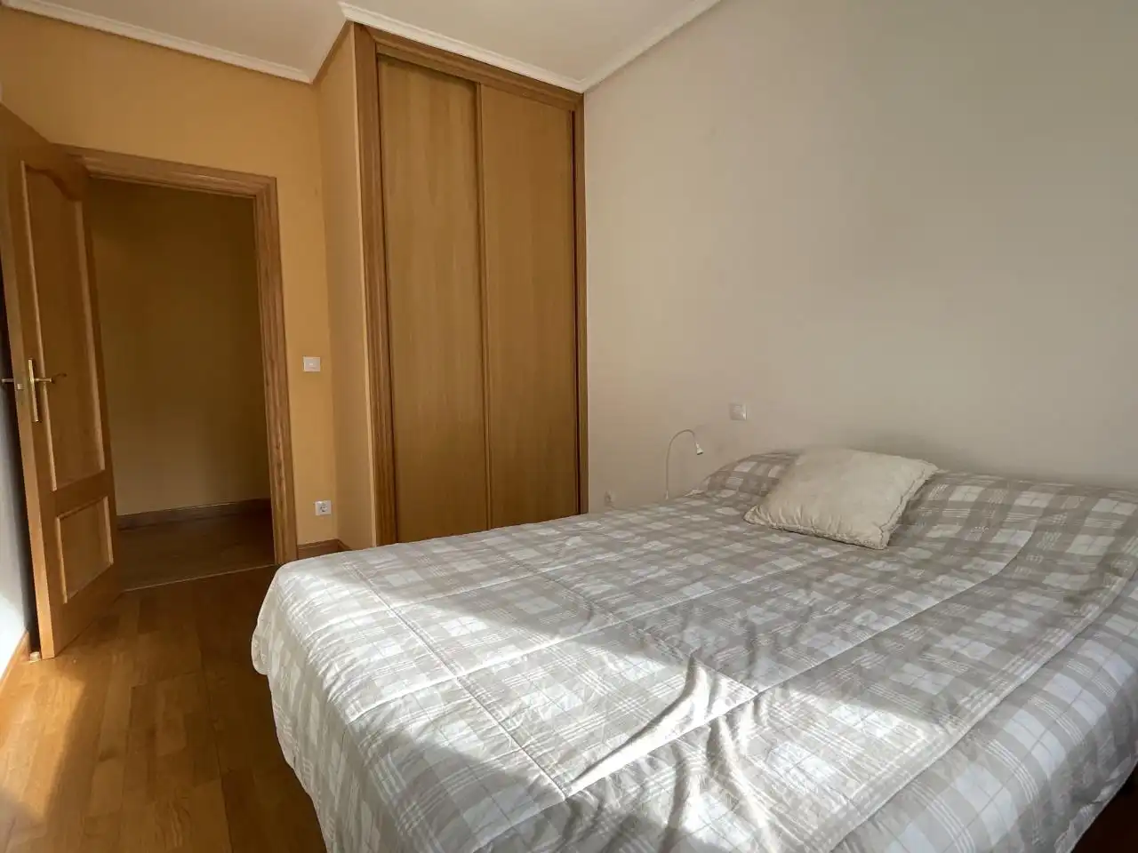 Dormitori de Dúplex en venda en Santo Domingo de la Calzada amb Calefacció, Parquet i Terrassa