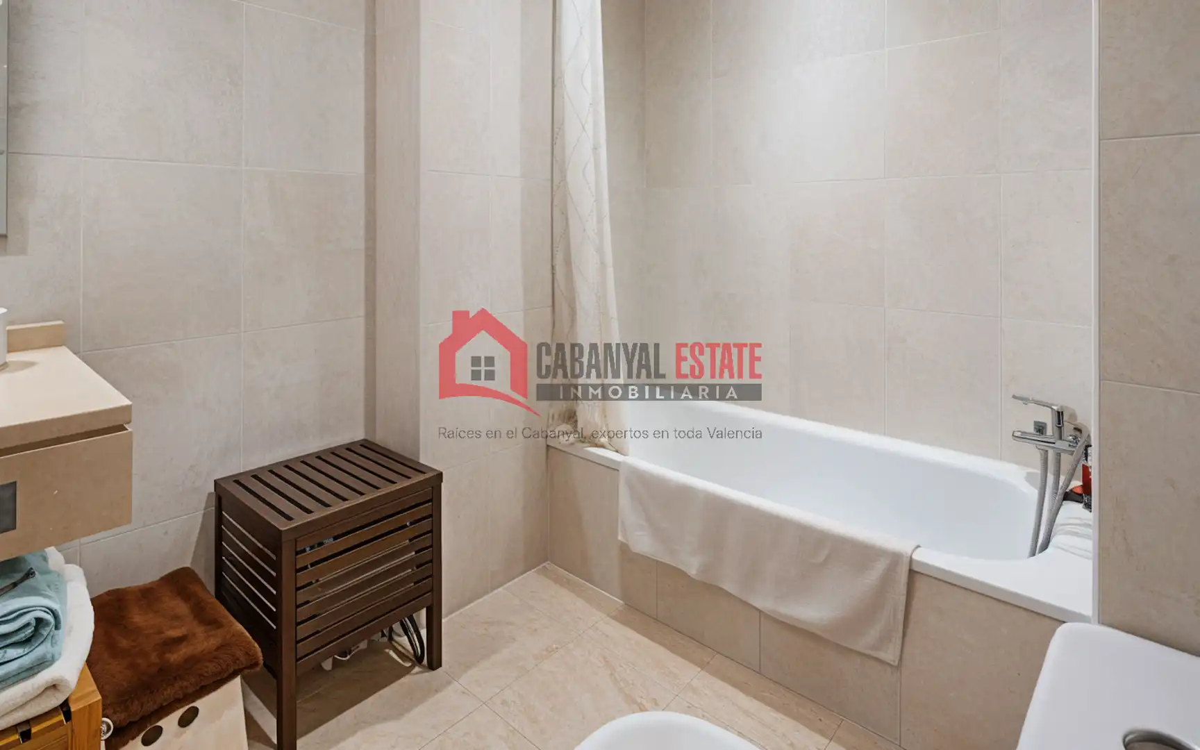 Baño de Apartamento en venta en Paterna con Aire acondicionado, Calefacción y Terraza