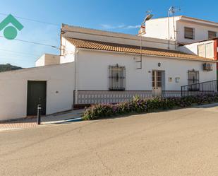 Vista exterior de Casa adosada en venda en Vélez-Málaga amb Terrassa i Moblat