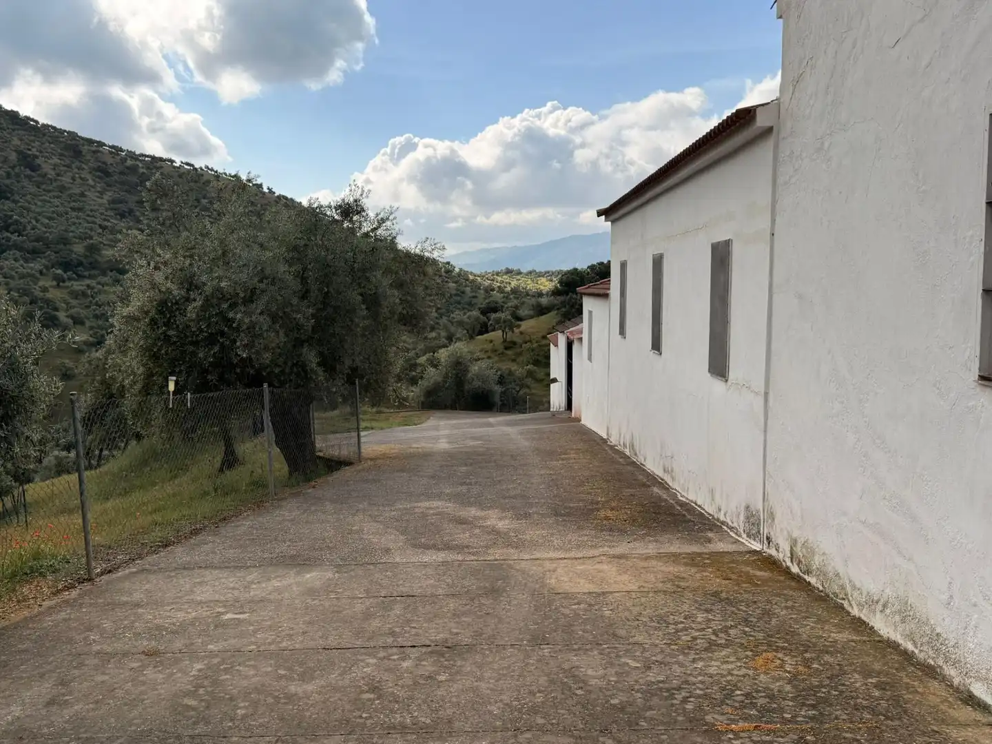 Außenansicht von Country house zum Verkauf in Obejo
