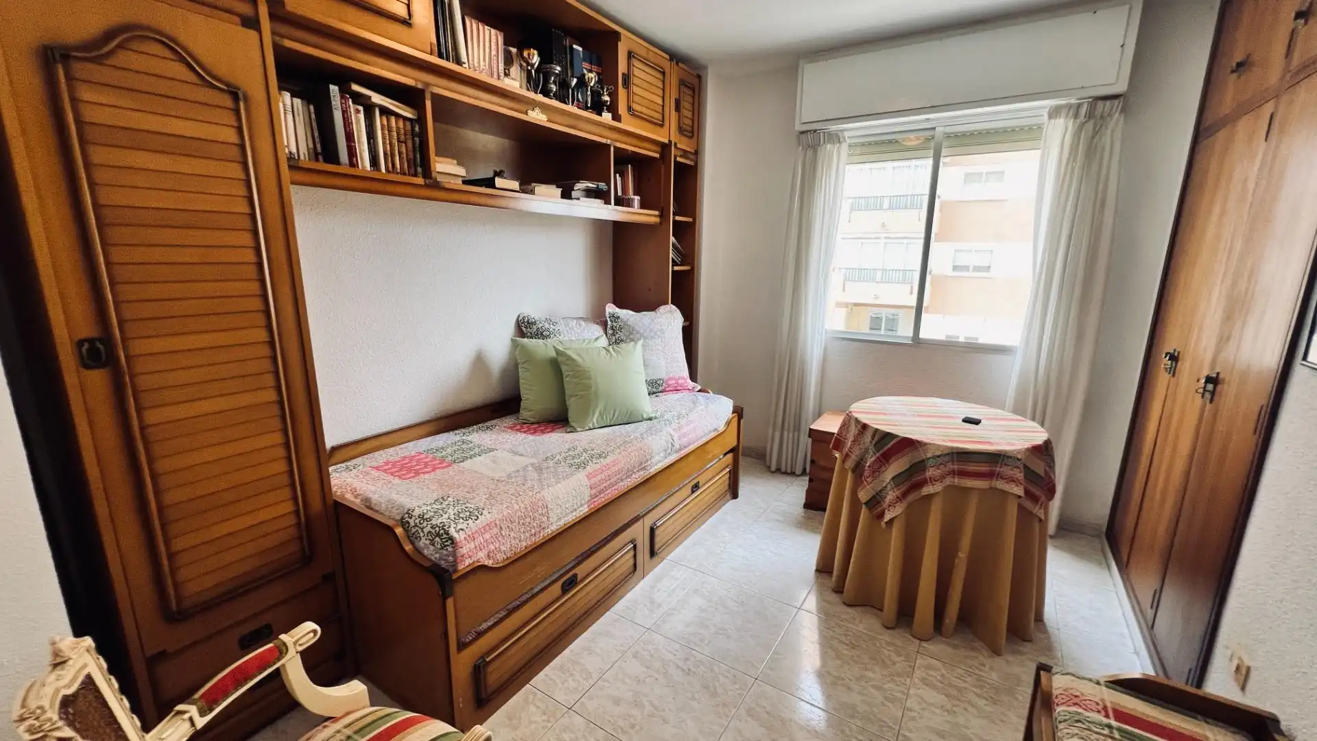 Dormitori de Apartament en venda en Benicasim / Benicàssim amb Jardí privat, Terrassa i Traster