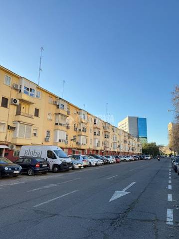 Piso en Venta en Calle josé saramago en Parque María Luisa -Giralda Sur