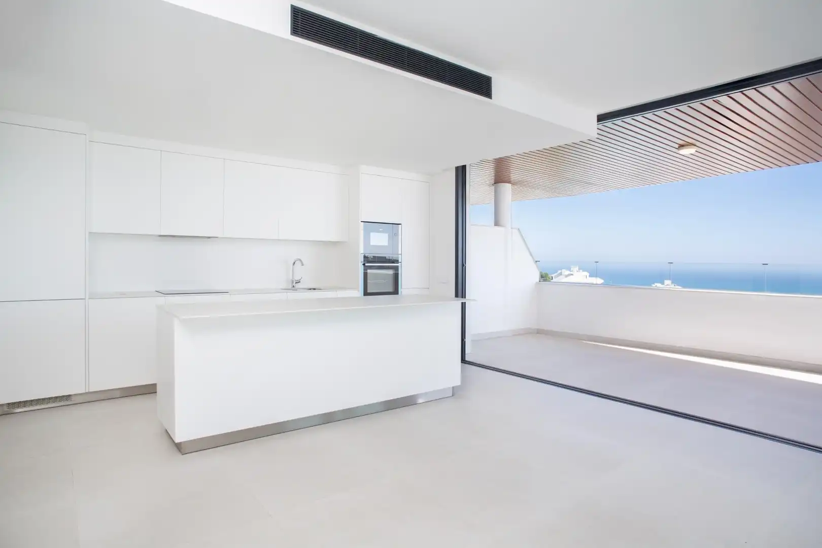 Kitchen of Flat for sale in Fuengirola  with Air Conditioner, Terrace and Storage room