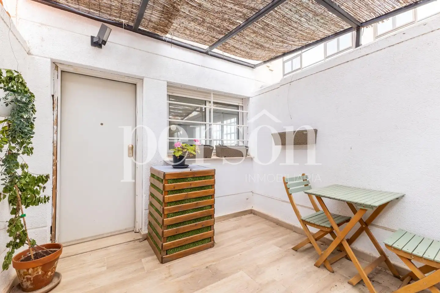 Balcony of Houses for sale in Silla  with Air Conditioner and Terrace