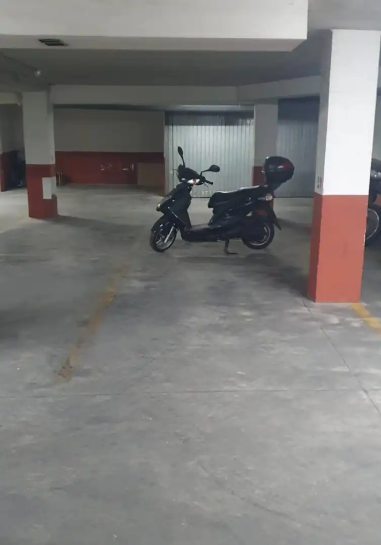 Aparcament amb ascensor en venda a Calle Real 2, imagen 2