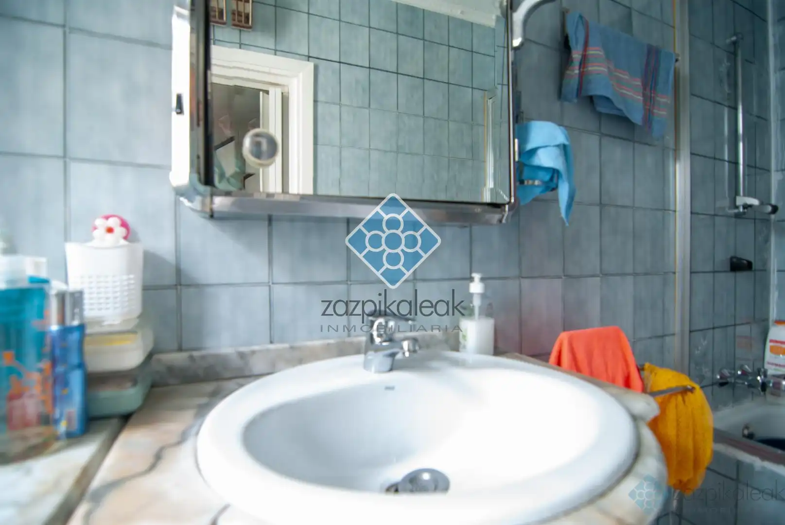 Bathroom of Flat for sale in Bilbao   with Heating and Balcony