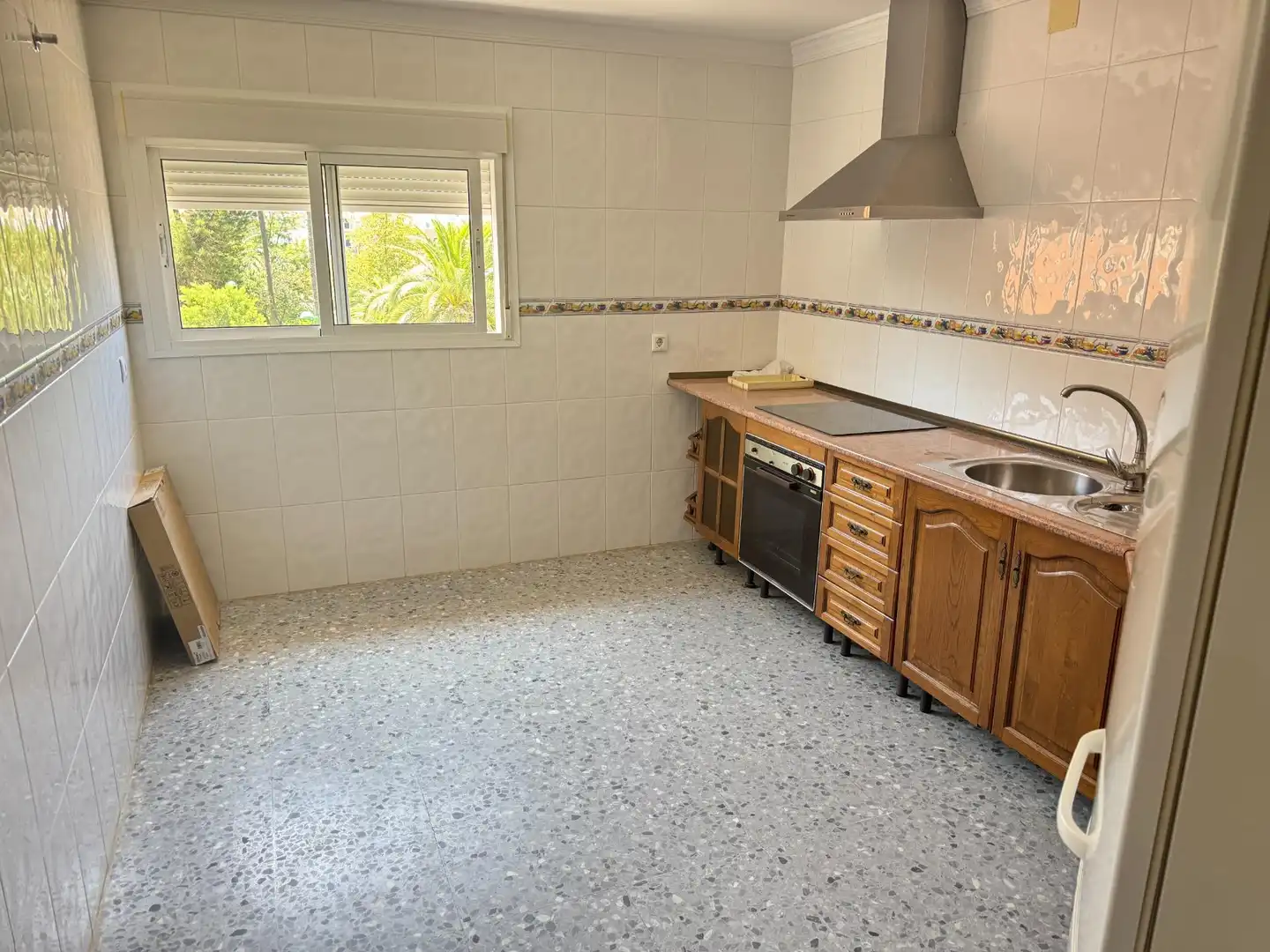Kitchen of Flat for sale in Dos Hermanas  with Terrace and Storage room