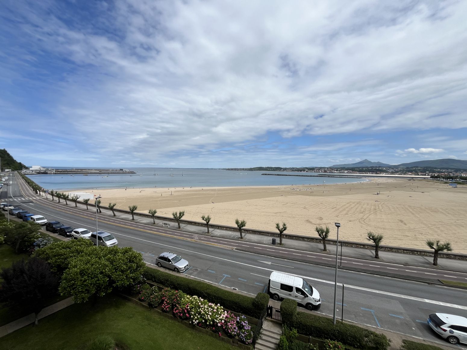 Exterior view of Flat to rent in Irun   with Private garden, Furnished and Balcony