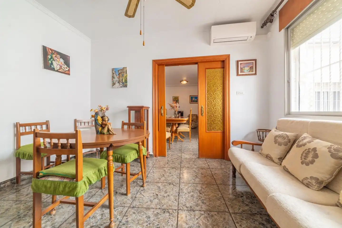 Menjador de Casa o xalet en venda en San Pedro del Pinatar amb Aire condicionat, Jardí privat i Terrassa