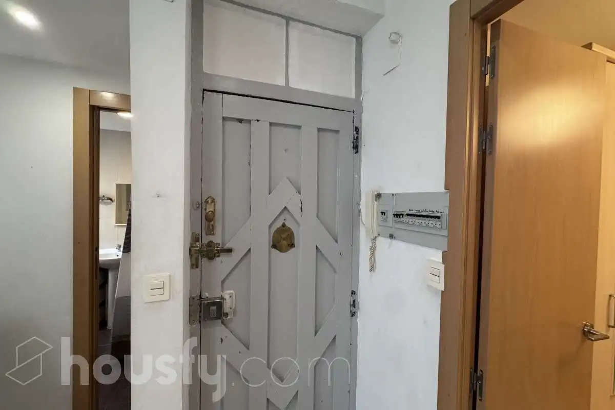 Flat for rent in Zaragoza  with Air Conditioner, Furnished and Balcony