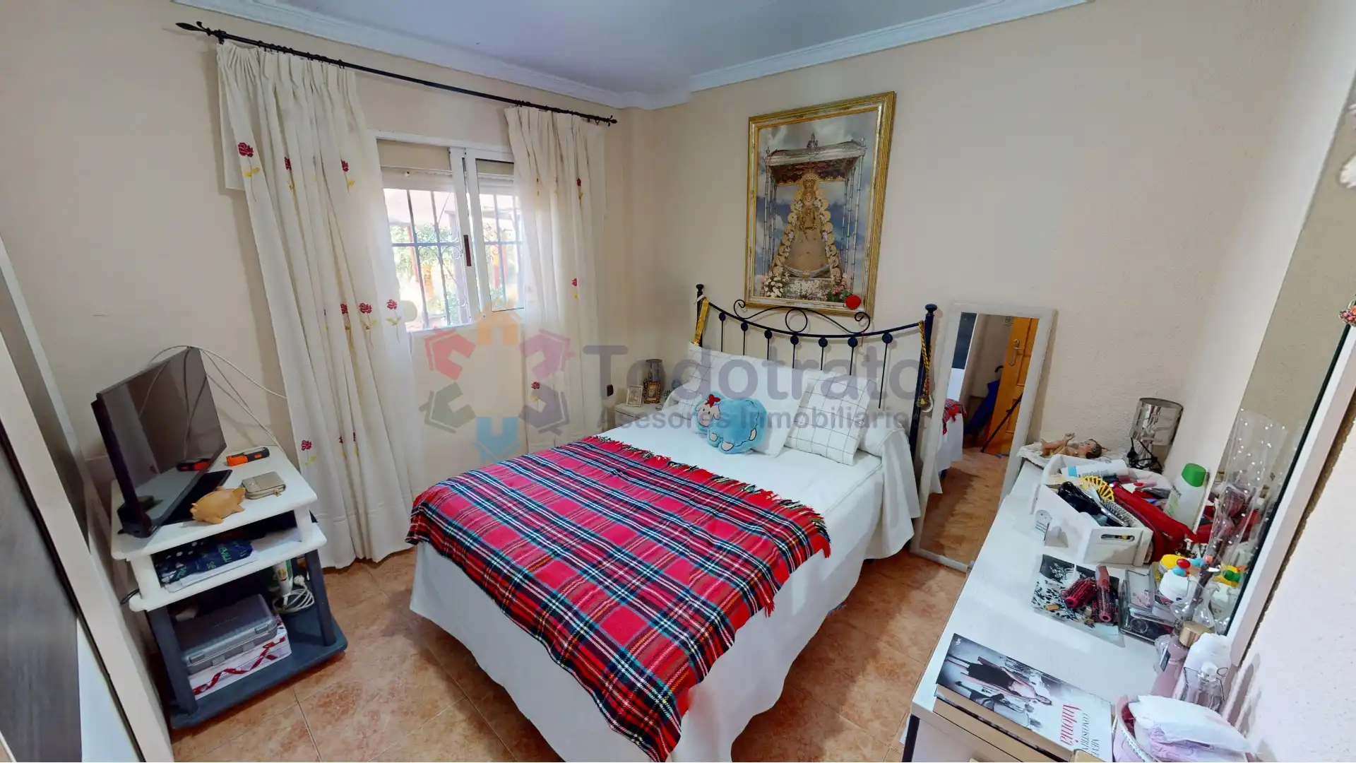 Dormitori de Casa o xalet en venda en Alcalá de Guadaira amb Aire condicionat, Jardí privat i Piscina