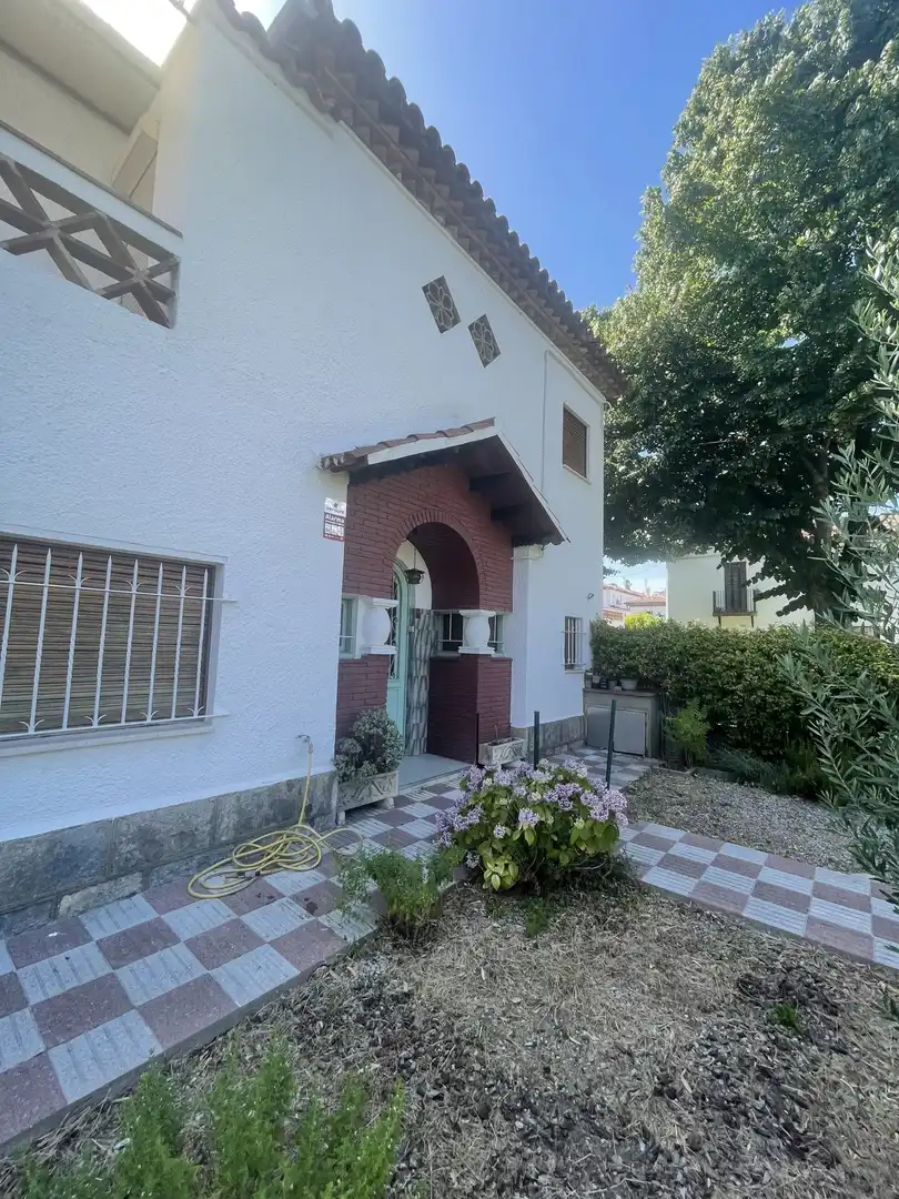 Exterior view of Houses for sale in Girona  with Terrace