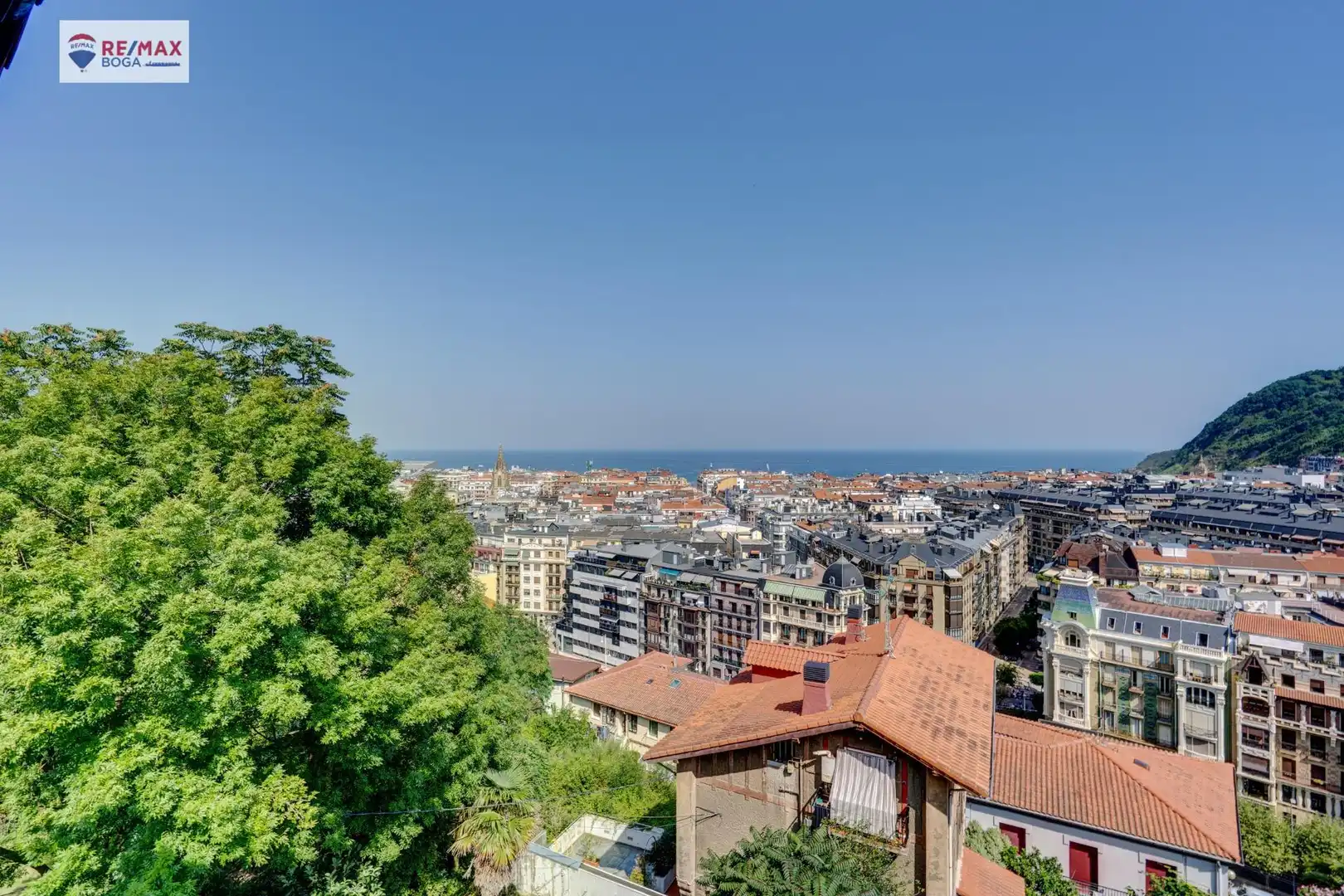 Vista exterior de Piso en venta en Donostia - San Sebastián  con Jardín privado, Parquet y Terraza