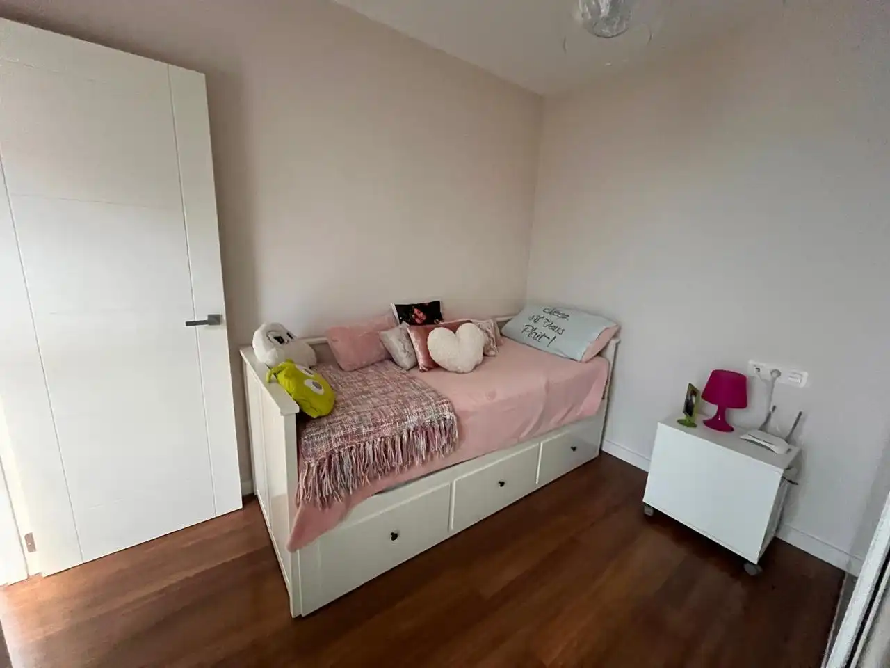 Habitación de Dúplex de alquiler en Cádiz con Terraza y Amueblado