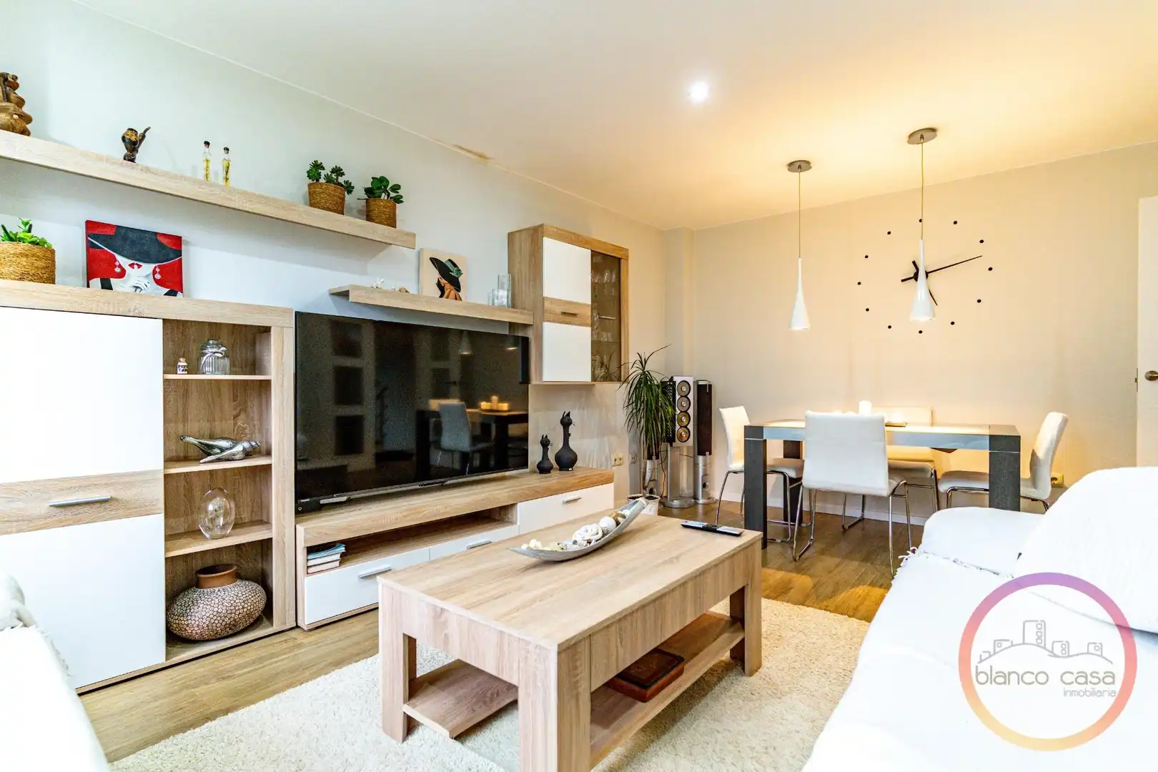 Sala de estar de Casa o chalet en venta en Carballo con Calefacción, Jardín privado y Trastero