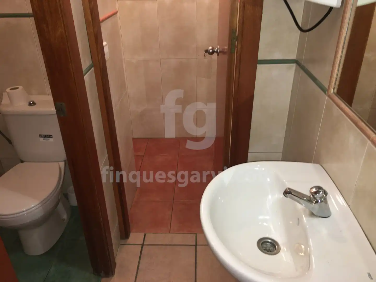 Baño de Local en venta en Badalona con Aire acondicionado