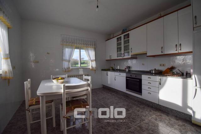 Casa-chalet en Venta en Guntín