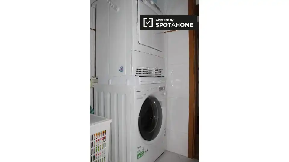 Habitación de Apartamento para compartir en Colmenar de Oreja con Aire acondicionado, Calefacción y Terraza