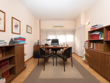 Appartamento con balcone in vendita a Centro