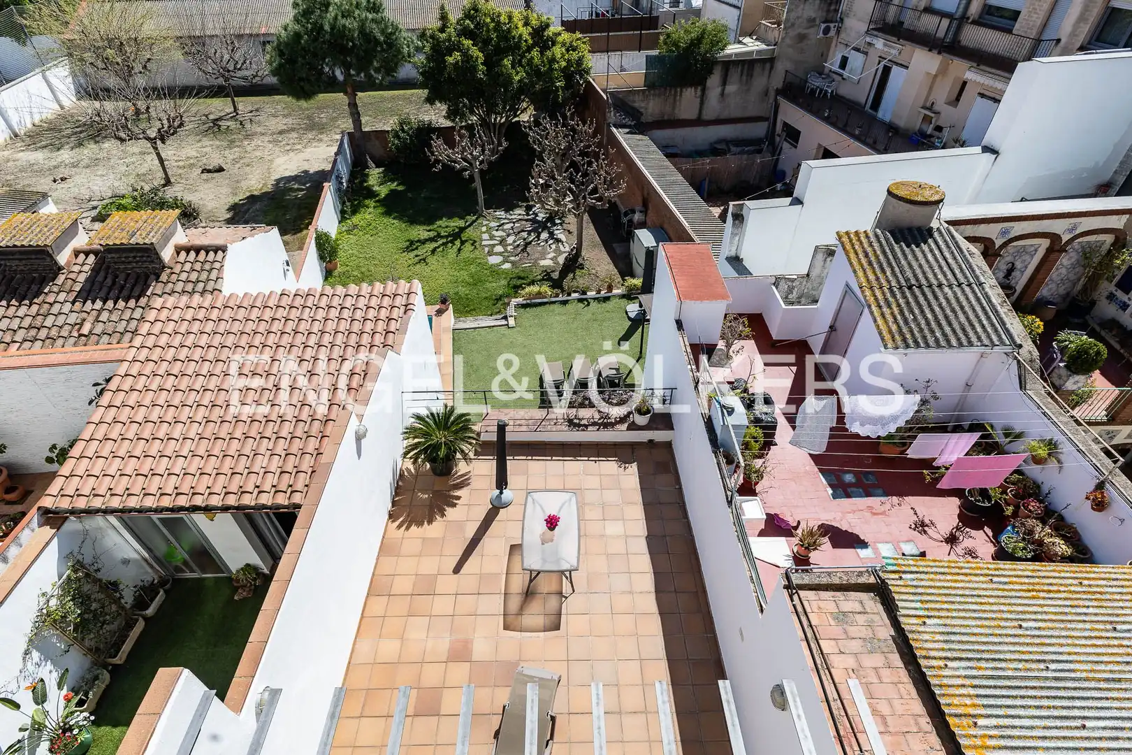 Vista exterior de Casa o xalet en venda en Mataró amb Aire condicionat, Calefacció i Jardí privat