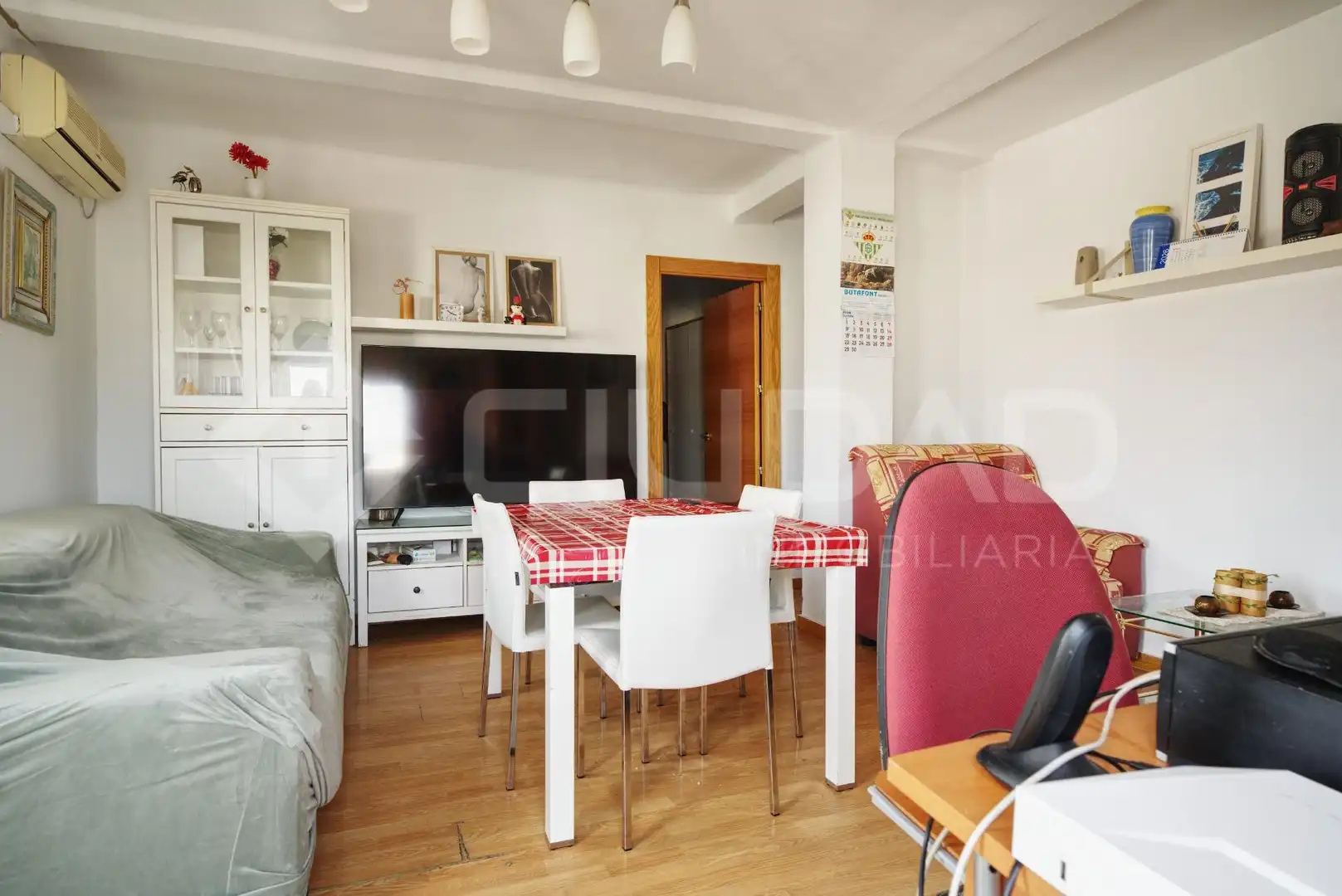 Sala d'estar de Pis en venda en San Juan de Aznalfarache amb Terrassa