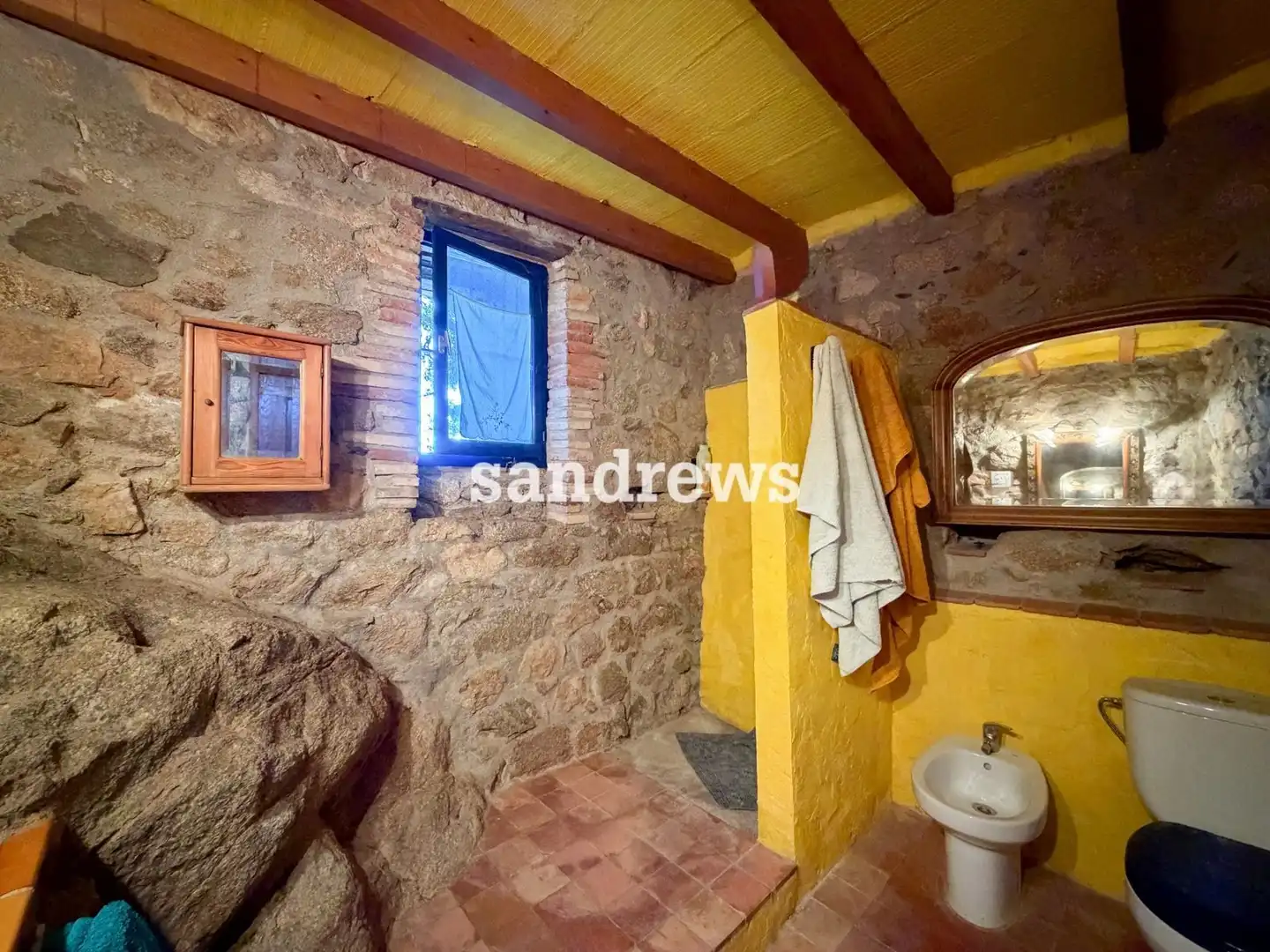 Bany de Finca rústica en venda en Cantallops amb Calefacció i Jardí privat