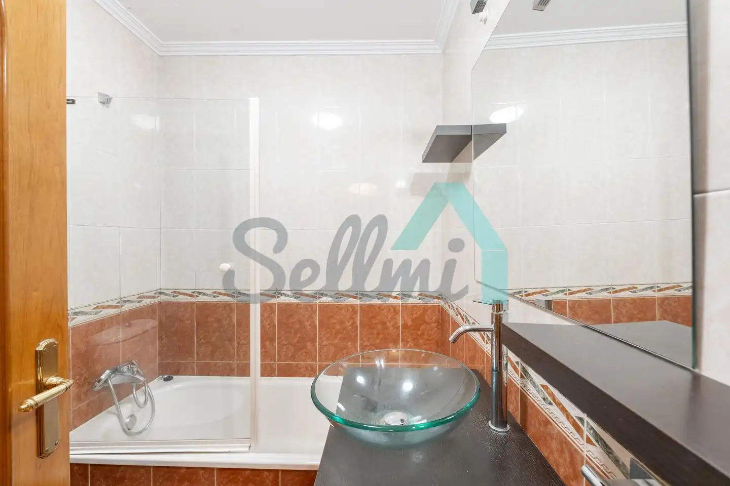 Bathroom of Flat for rent in Gijón   with Heating, Parquet flooring and Furnished