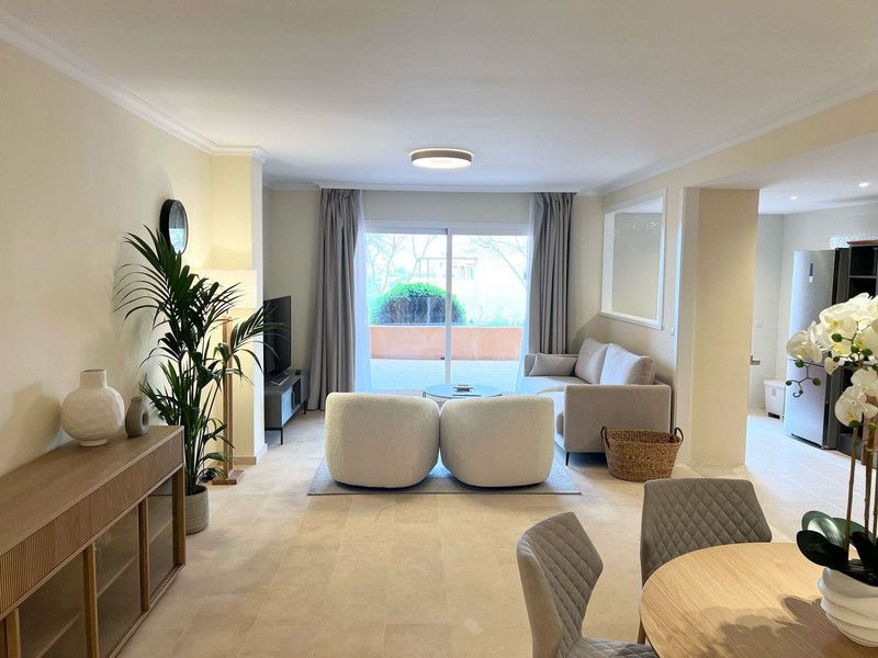 Sala d'estar de Apartament en venda en Marbella amb Aire condicionat, Terrassa i Traster