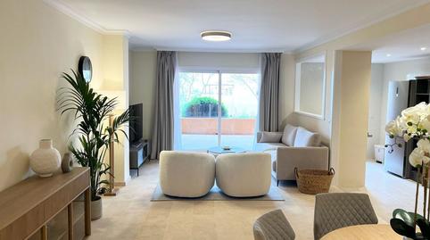 Foto 3 de Apartament en venda a Elviria, Málaga