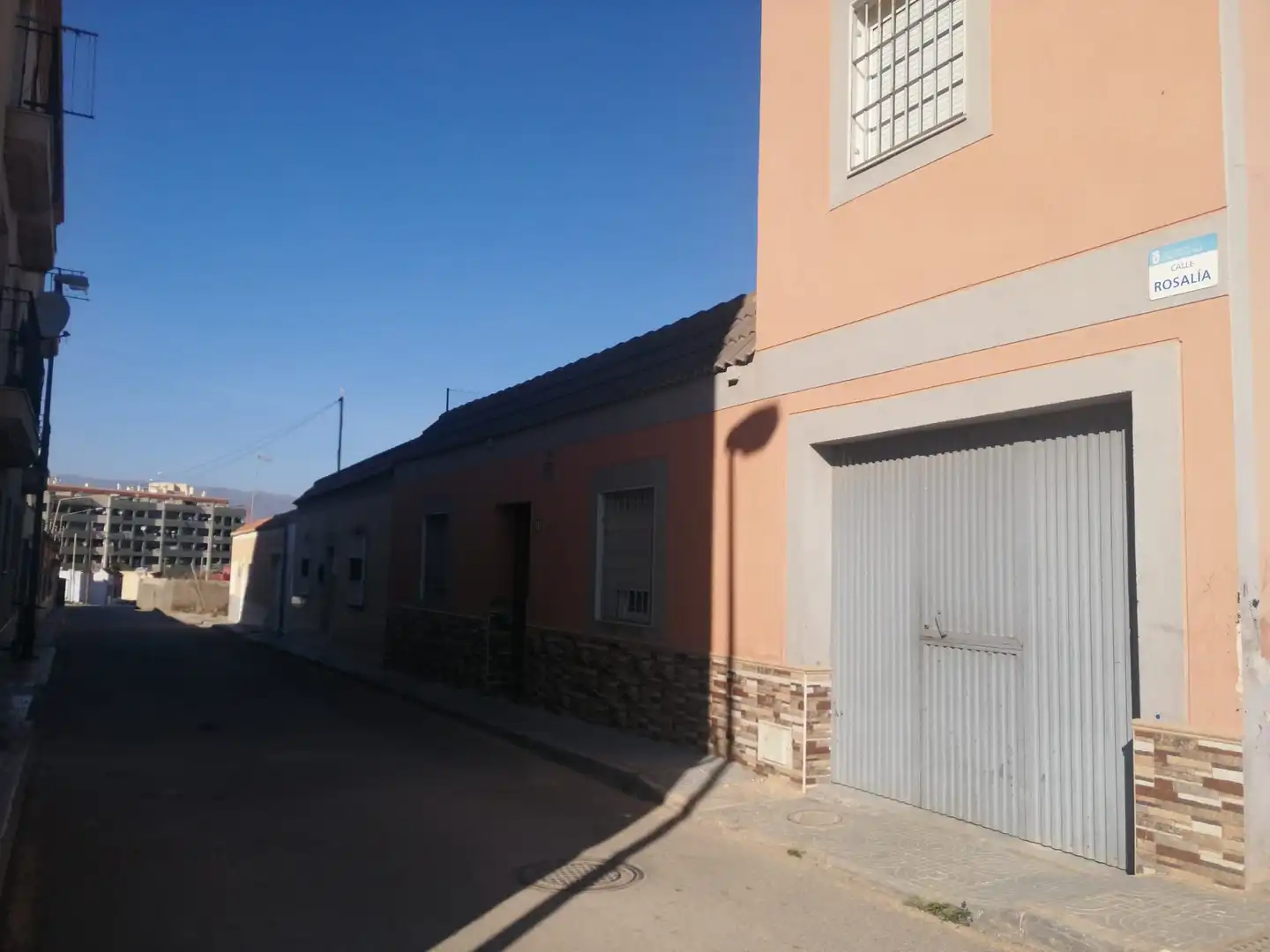 Individual en venda a Calle Rosalía