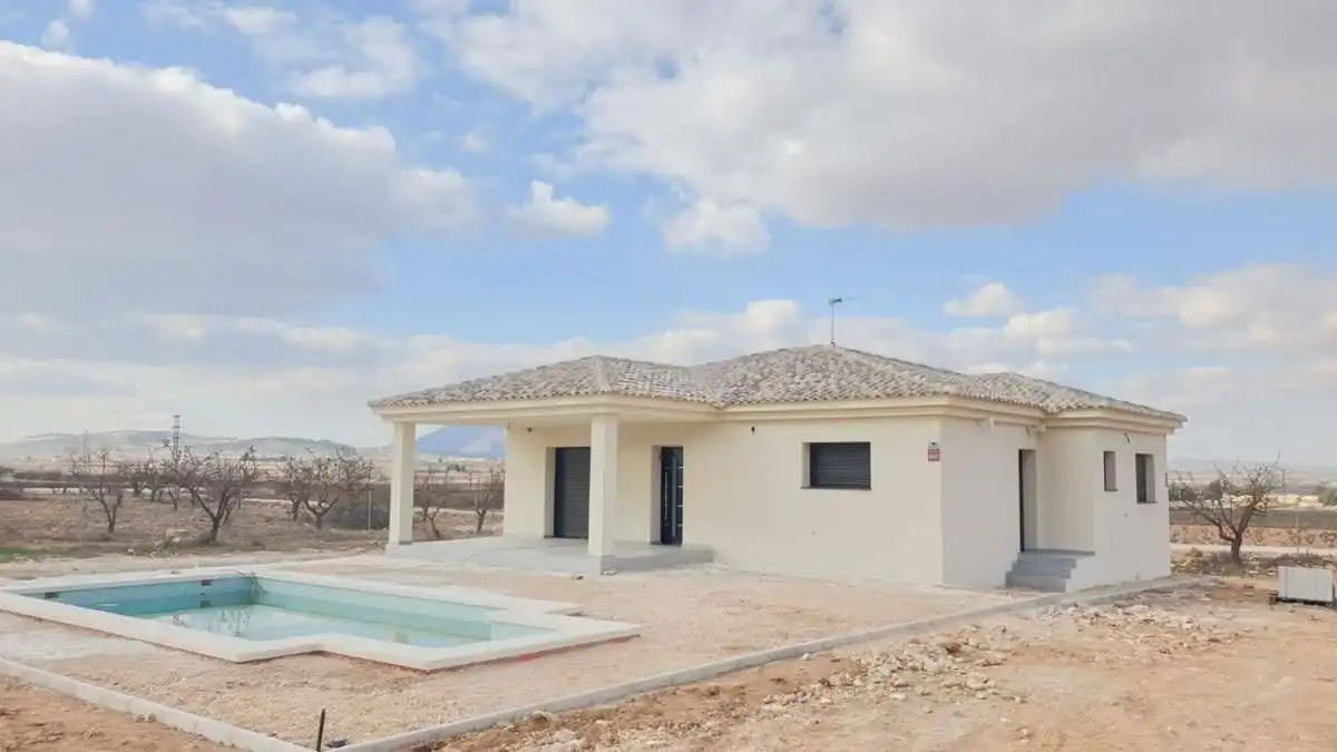 Chalet en venta en El Pinós / Pinoso
