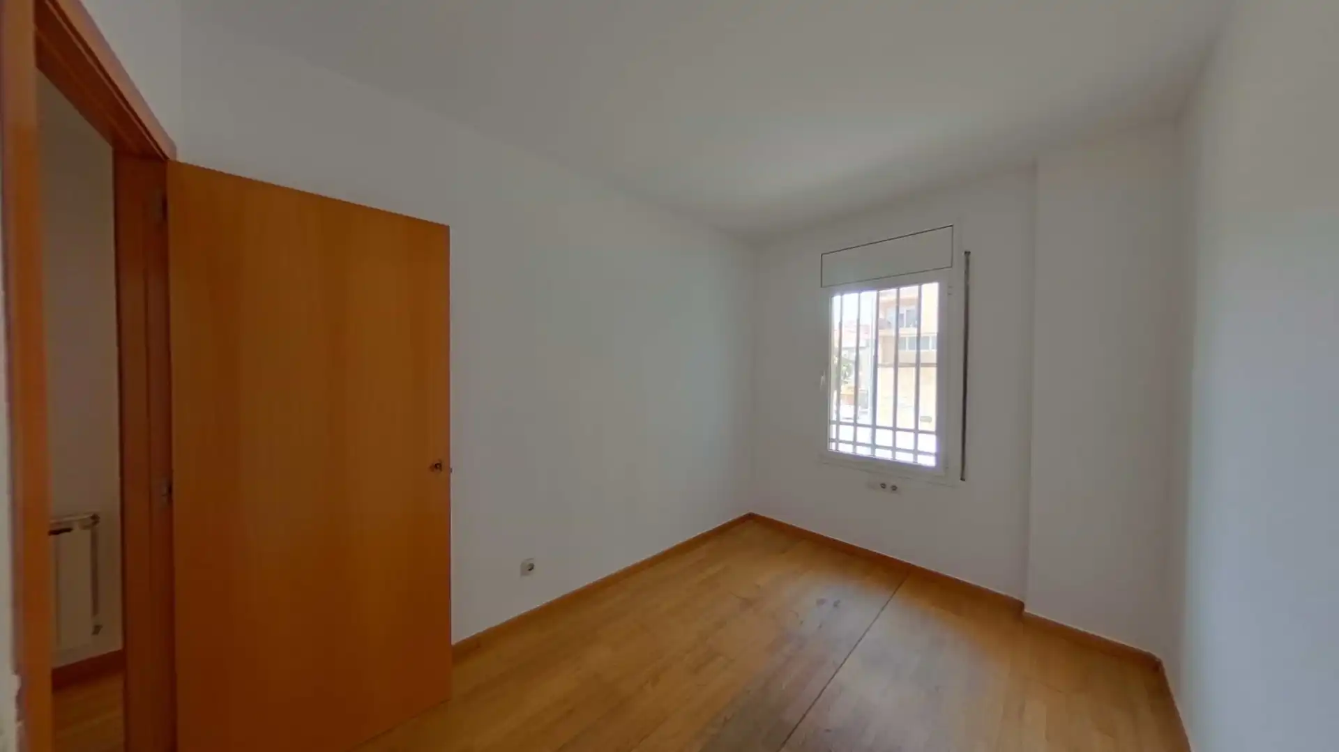 Bedroom of Flat for sale in Sabadell