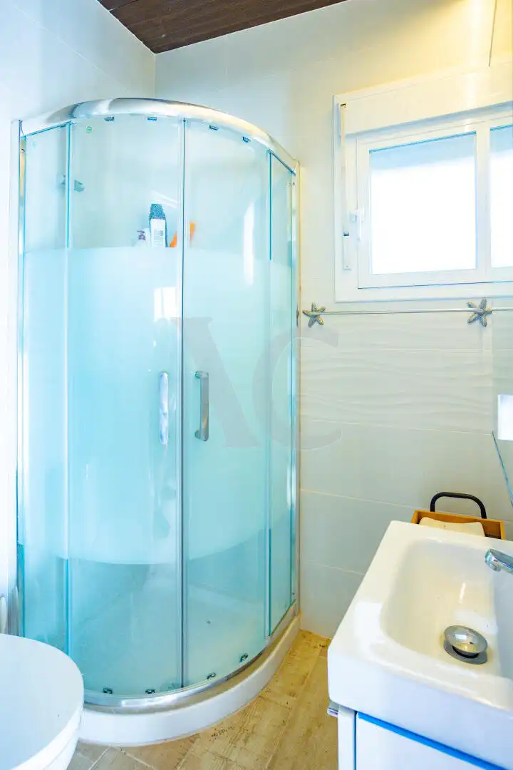 Bathroom of Houses for sale in Chiclana de la Frontera