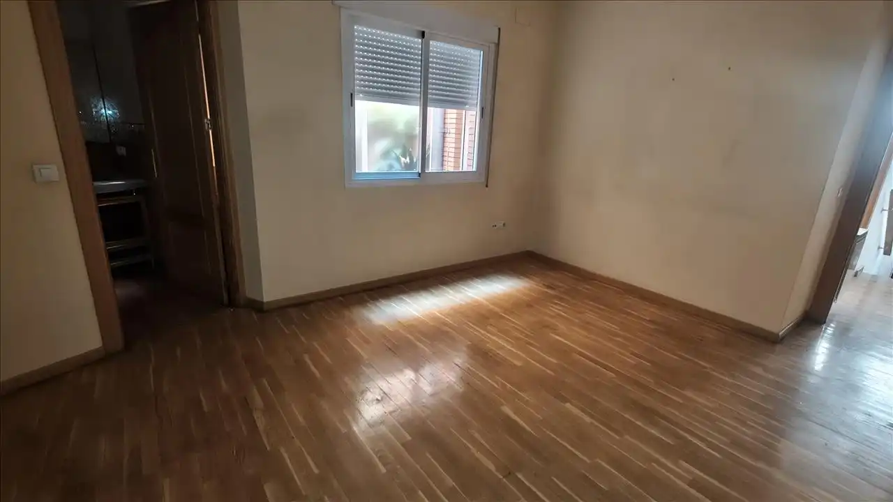 Habitación de Piso en venta en Ciudad Real con Calefacción, Parquet y Trastero