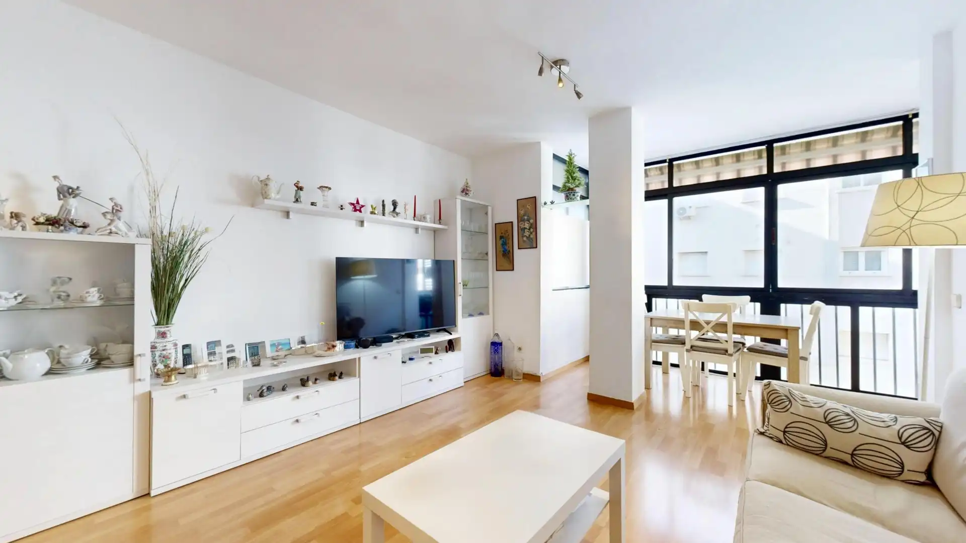 Living room of Apartments for sale in Fuengirola  with Parquet flooring and Balcony