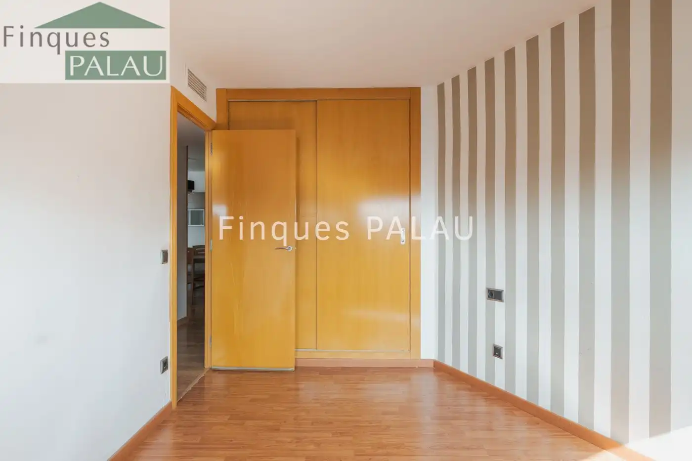 Schlafzimmer von Wohnung zum Verkauf in Sant Feliu de Llobregat mit Klimaanlage und Heizung