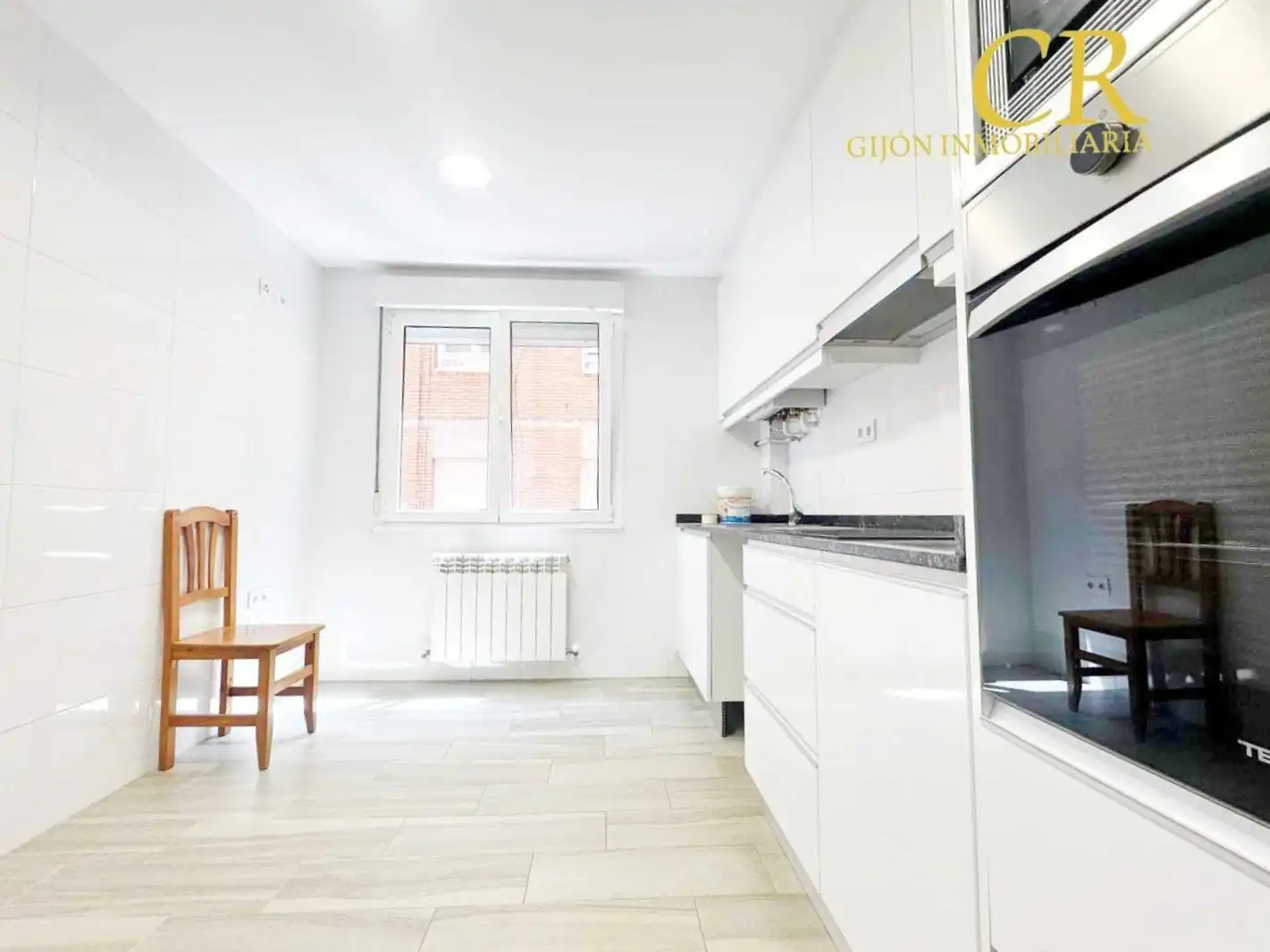 Kitchen of Flat for sale in Gijón   with Oven