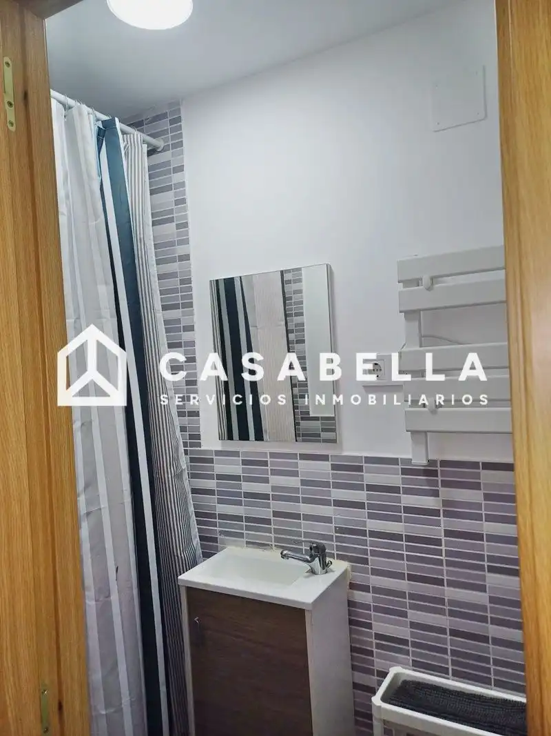 Badezimmer von Wohnung zur Miete in Valencia mit Klimaanlage, Heizung und Terrasse